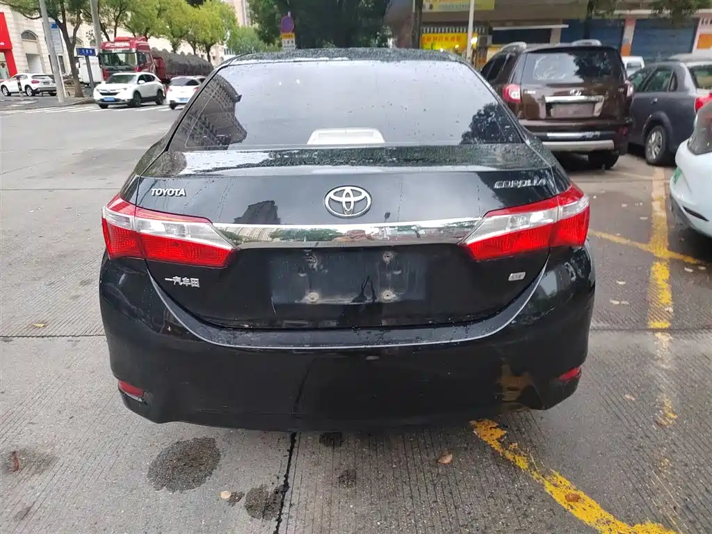 TOYOTA COROLLA 2015
