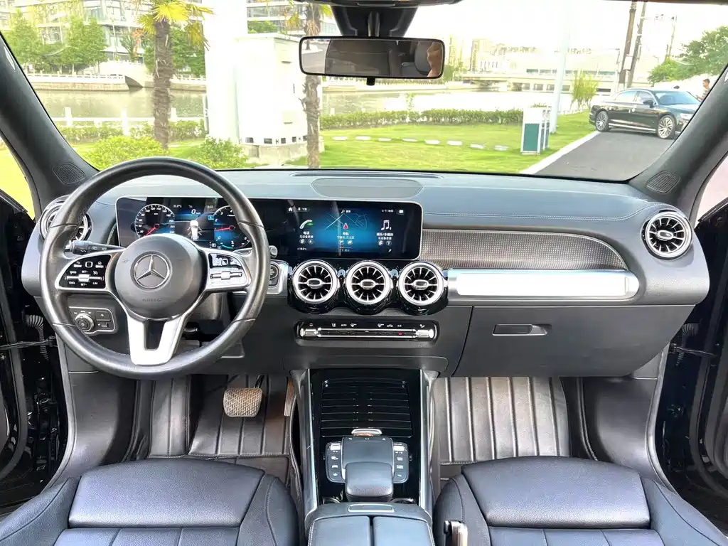 MERCEDES BENZ GLB 2020