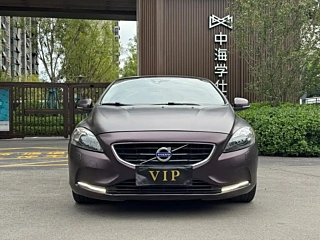 VOLVO V40 2016
