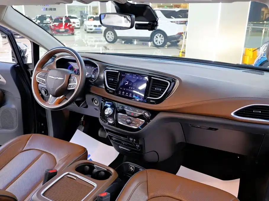CHRYSLER OTHER 2017