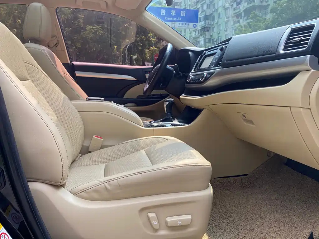 TOYOTA HIGHLANDER 2018