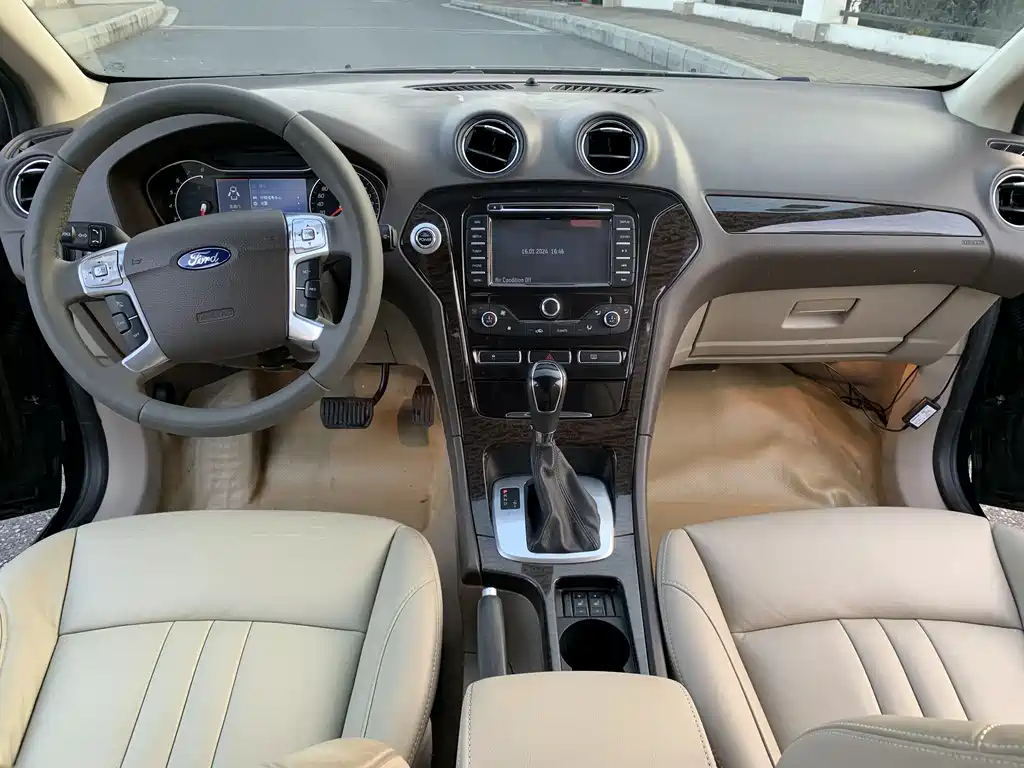 FORD MONDEO - WINNER 2011