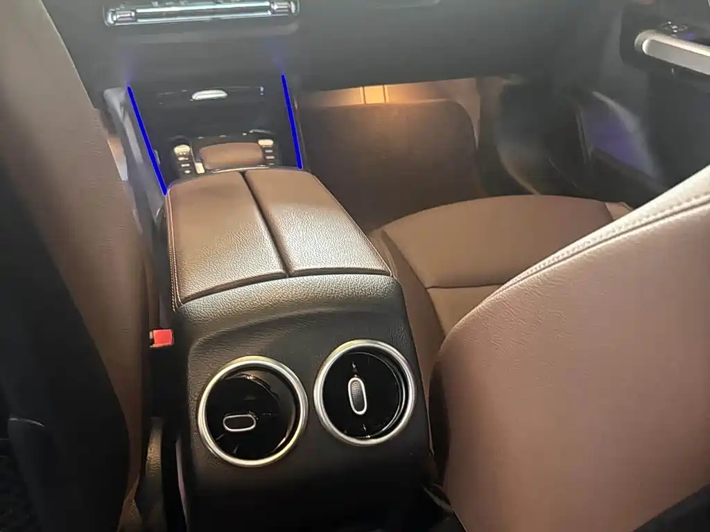 MERCEDES BENZ GLB 2023