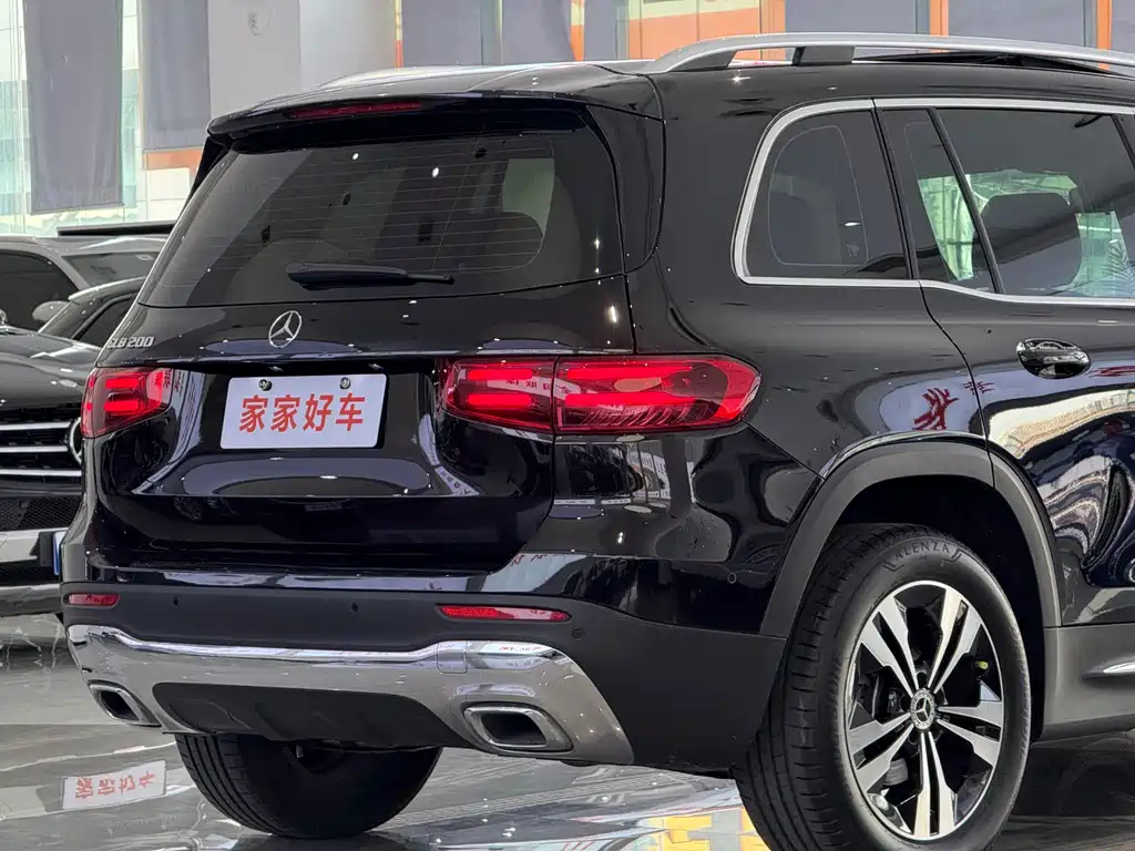 MERCEDES BENZ GLB 2024