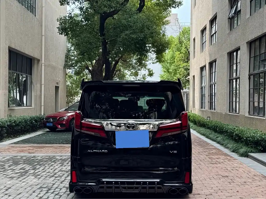 TOYOTA ALPHARD 2018