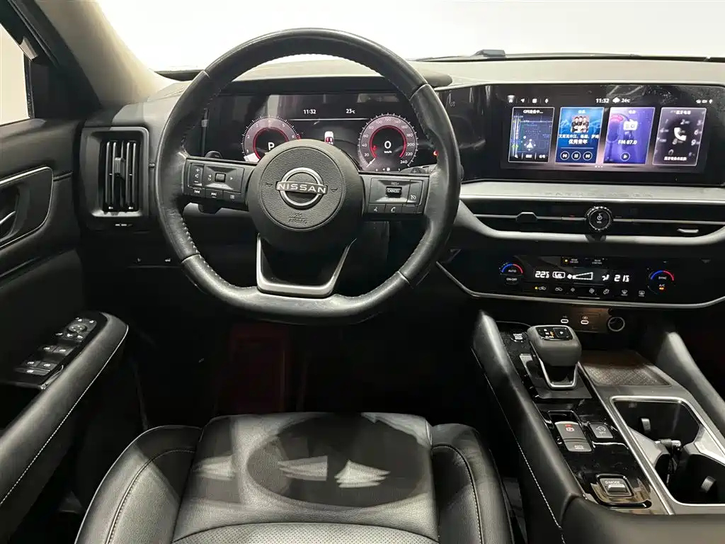 NISSAN PATHFINDER 2024