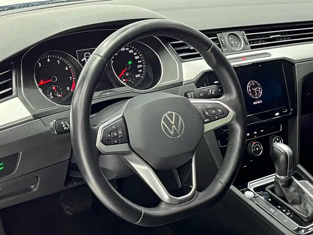 VOLKSWAGEN MAGOTAN 2020