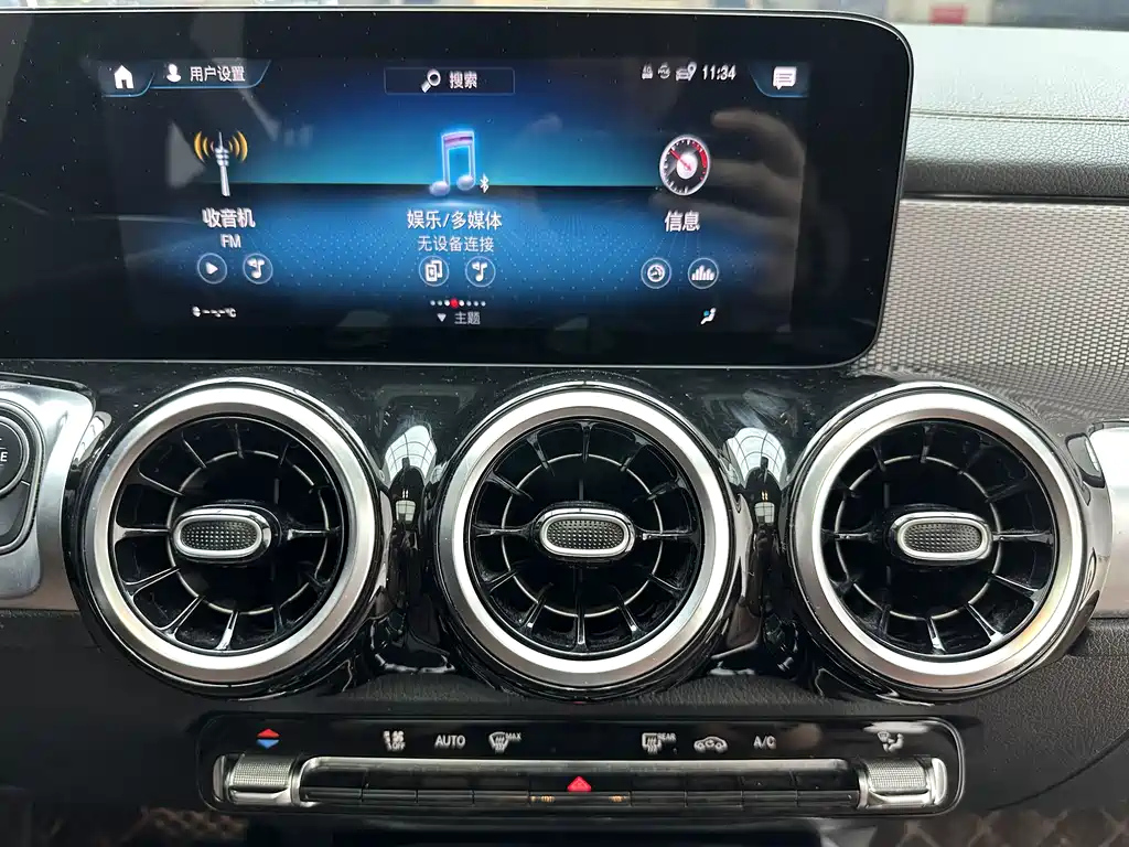 MERCEDES BENZ GLB 2022