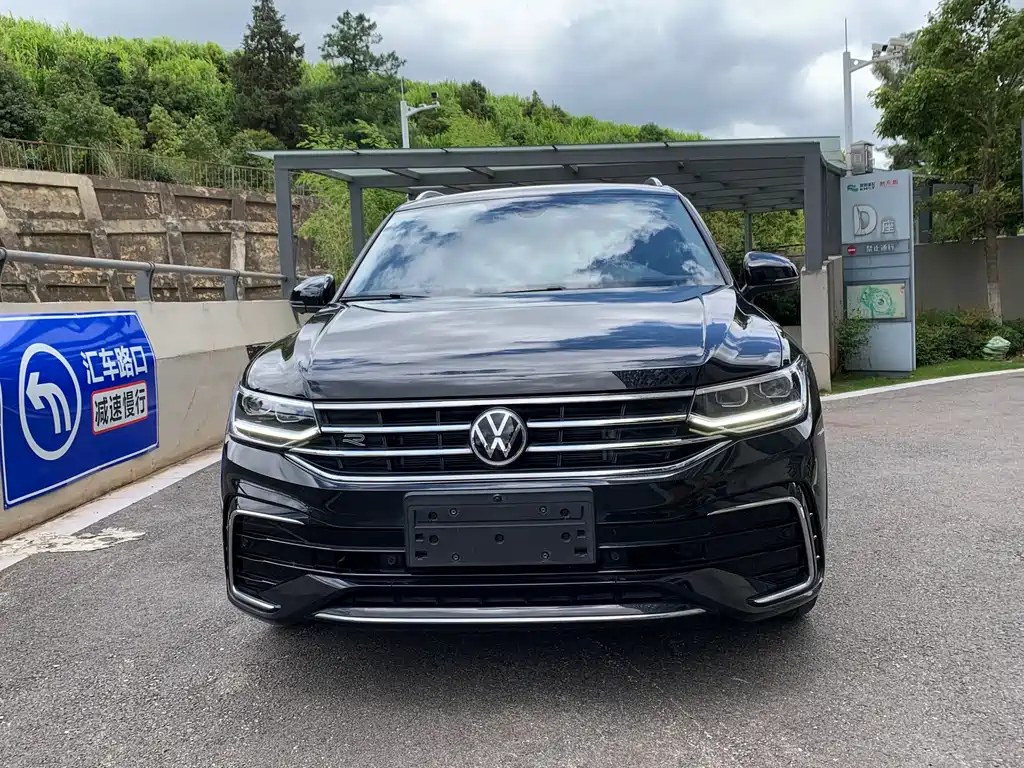 VOLKSWAGEN TIGUAN L 2023