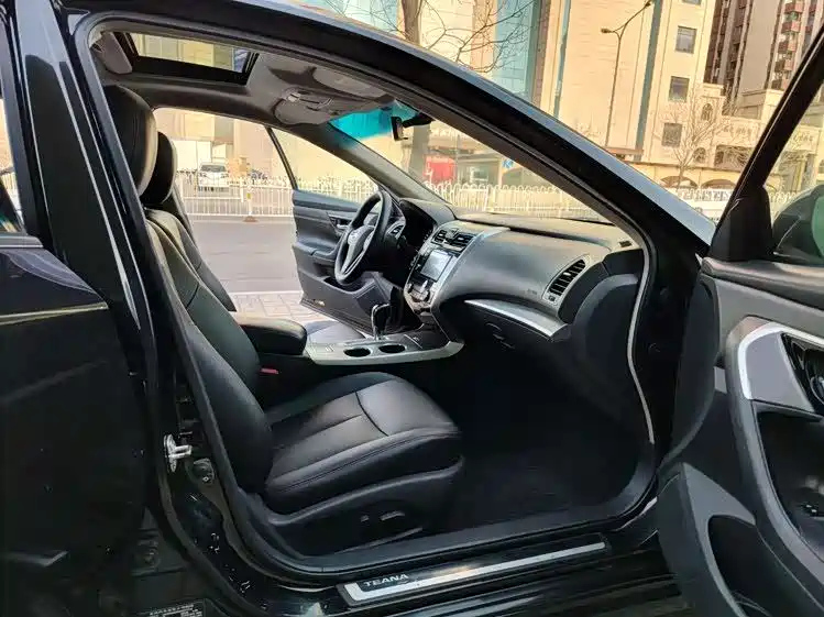 NISSAN TEANA 2016