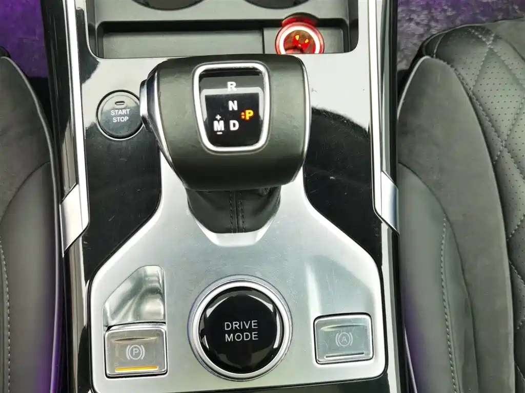HONGQI HS5 2020