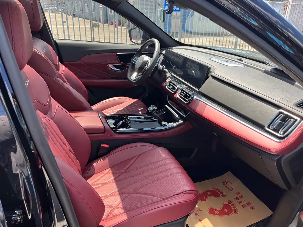 JETOUR X70 PLUS 2025