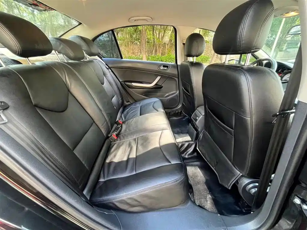 PEUGEOT 408 2013