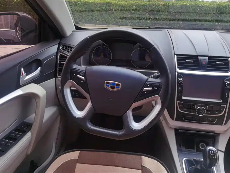 GEELY AUTO EMGRAND 2015