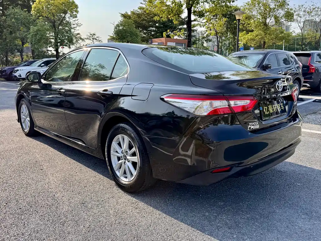 TOYOTA CAMRY 2018