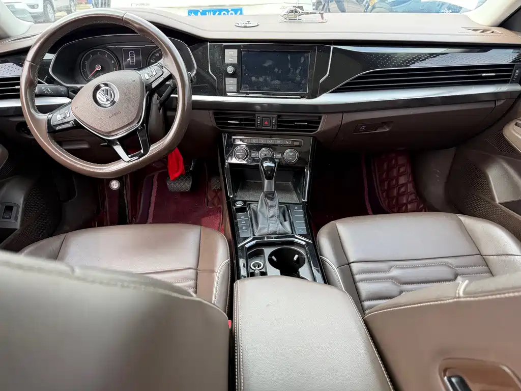 VOLKSWAGEN PASSAT 2019