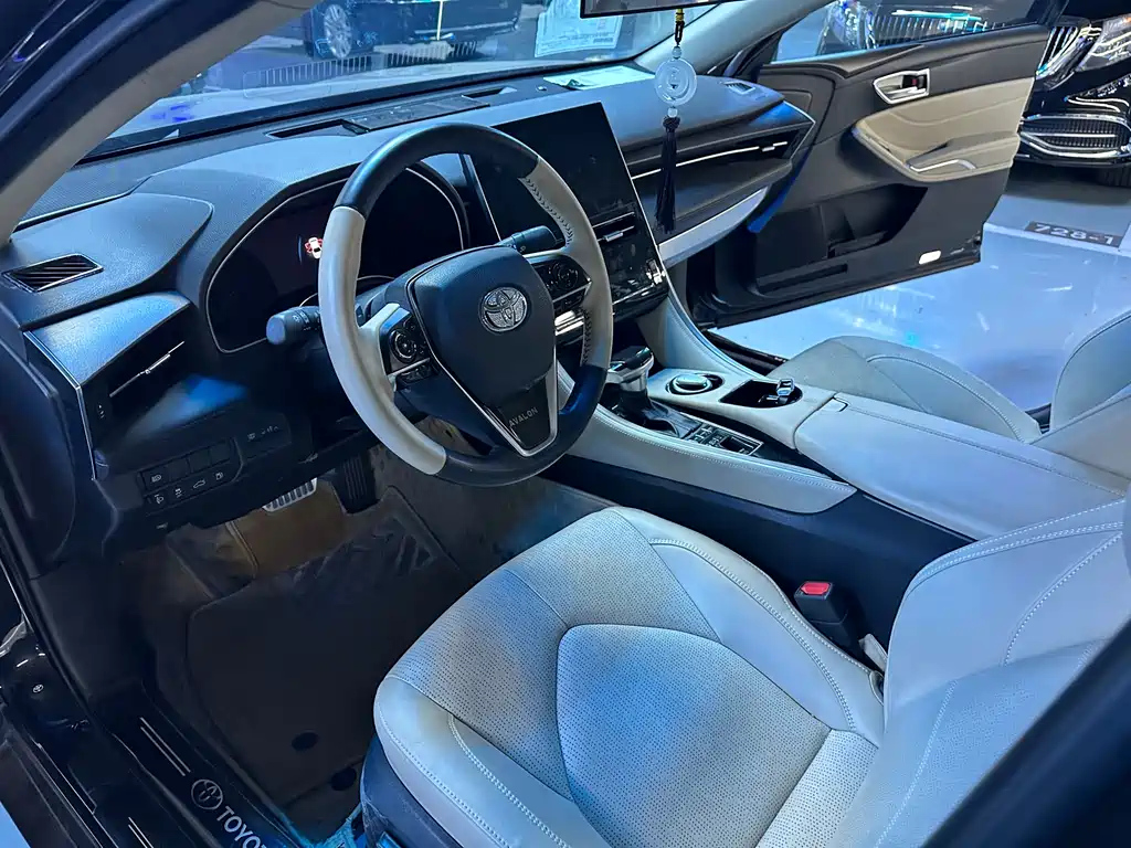 TOYOTA AVALON 2022