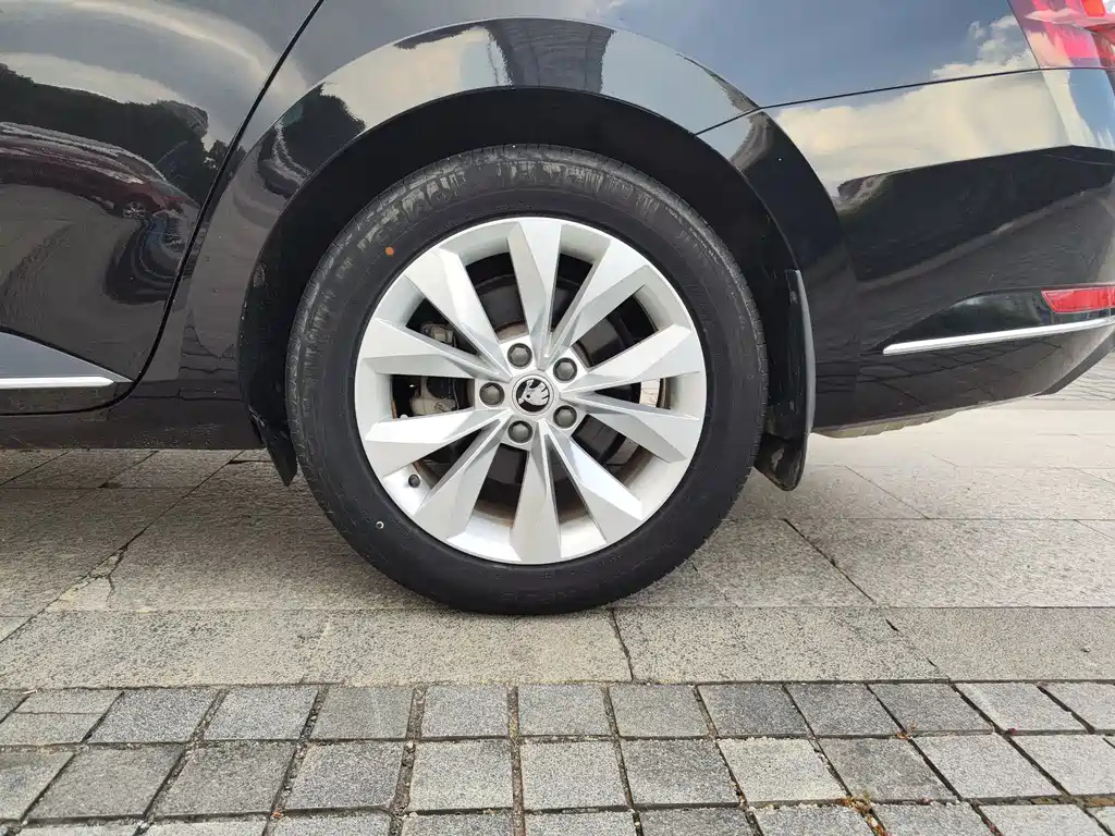 SKODA SUPERB 2018