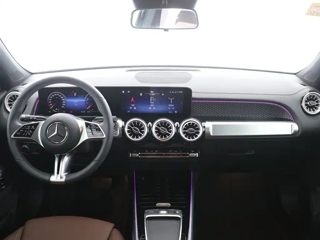 MERCEDES BENZ GLB 2024