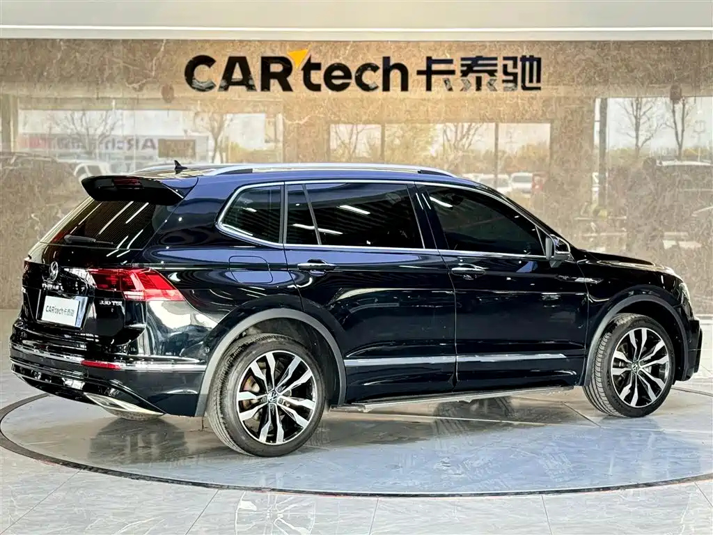 VOLKSWAGEN TIGUAN L 2021