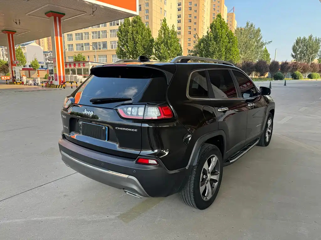 JEEP CHEROKEE 2020