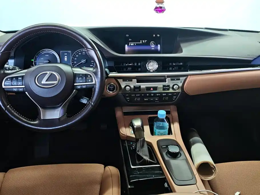 LEXUS ES 2017