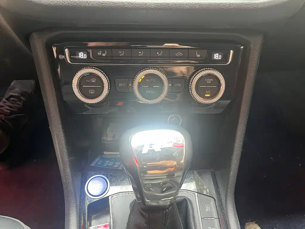 VOLKSWAGEN TIGUAN L 2020