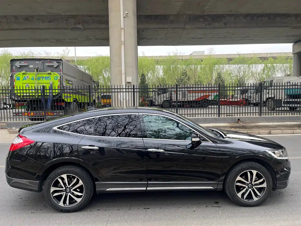 HONDA CROSSTOUR 2016