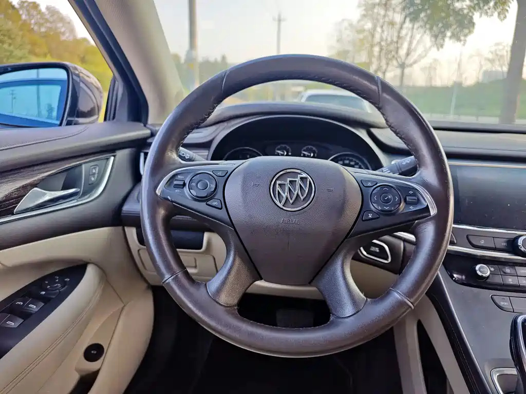 BUICK LACROSSE 2017