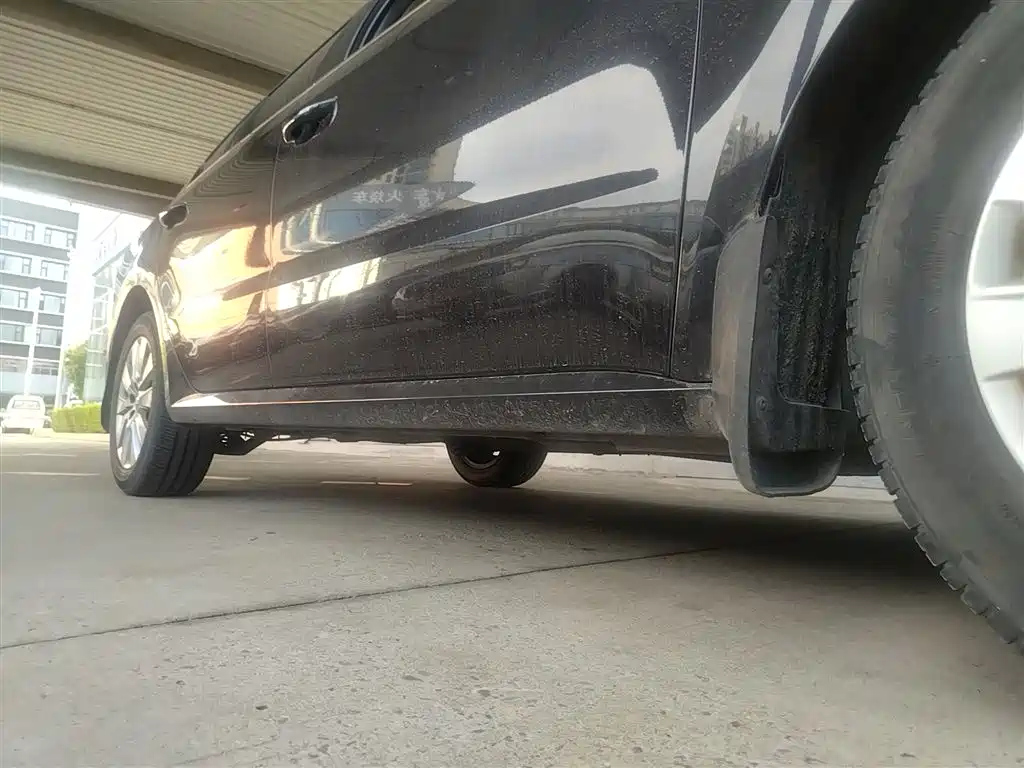VOLKSWAGEN LAVIDA 2013