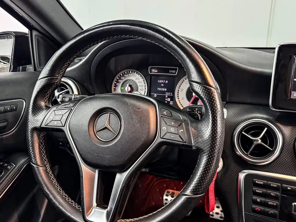MERCEDES BENZ A-CLASS IMPORT 2015