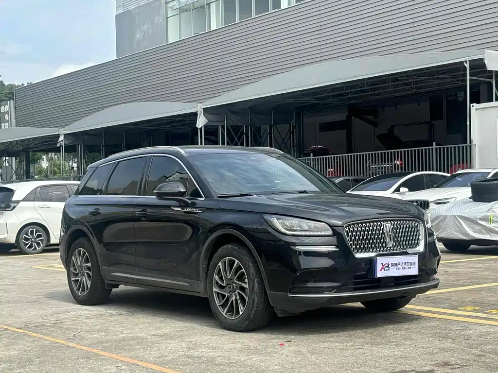 LINCOLN ADVENTURER 2021