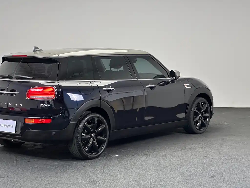 MINI CLUBMAN 2023