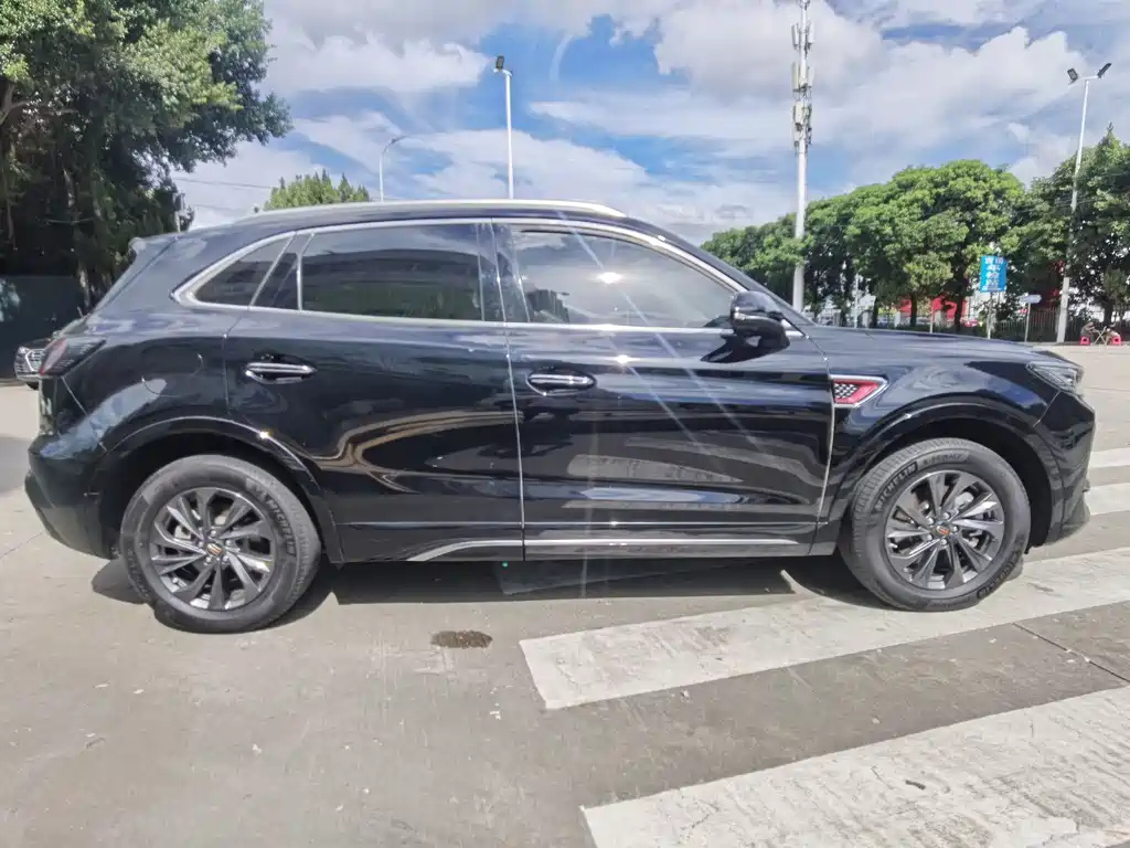 HONGQI HS5 2023
