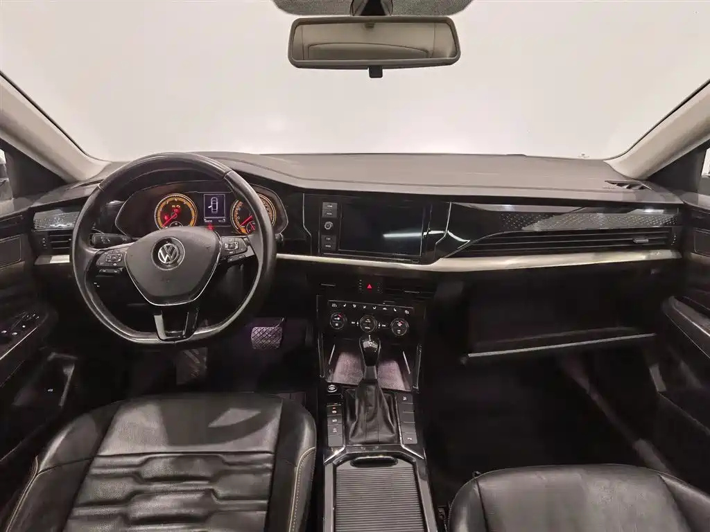 VOLKSWAGEN PASSAT 2019