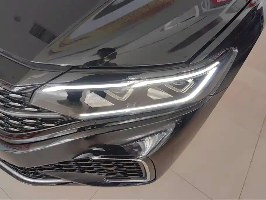 VOLKSWAGEN PASSAT 2024