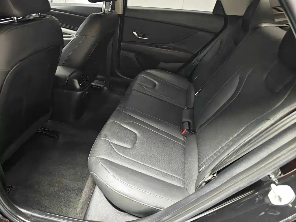 HYUNDAI ELANTRA 2022