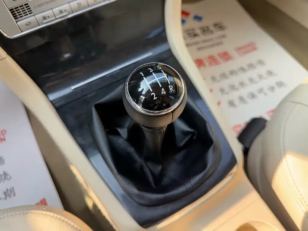 VOLKSWAGEN PASSAT LINGYU 2009