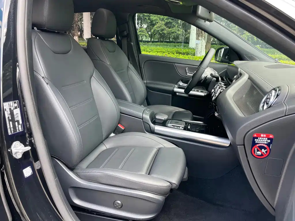 MERCEDES BENZ GLA 2022