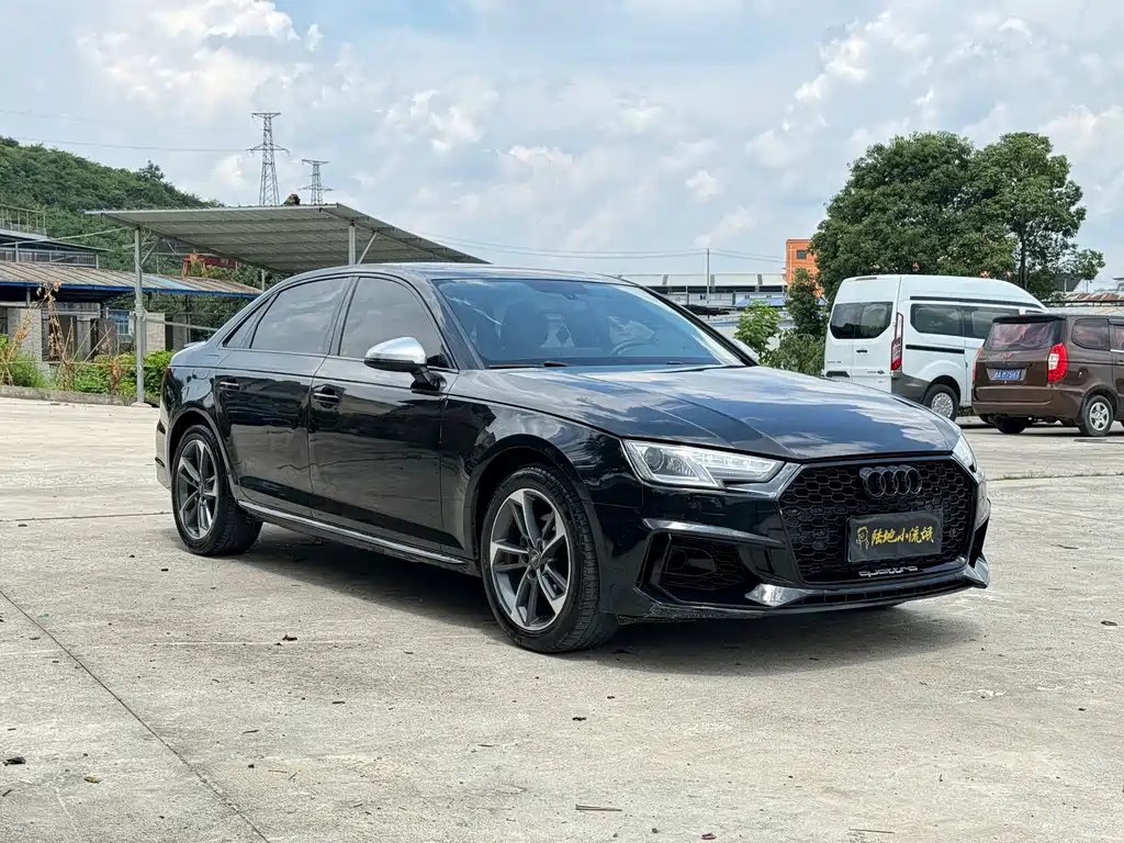 AUDI A4L 2019