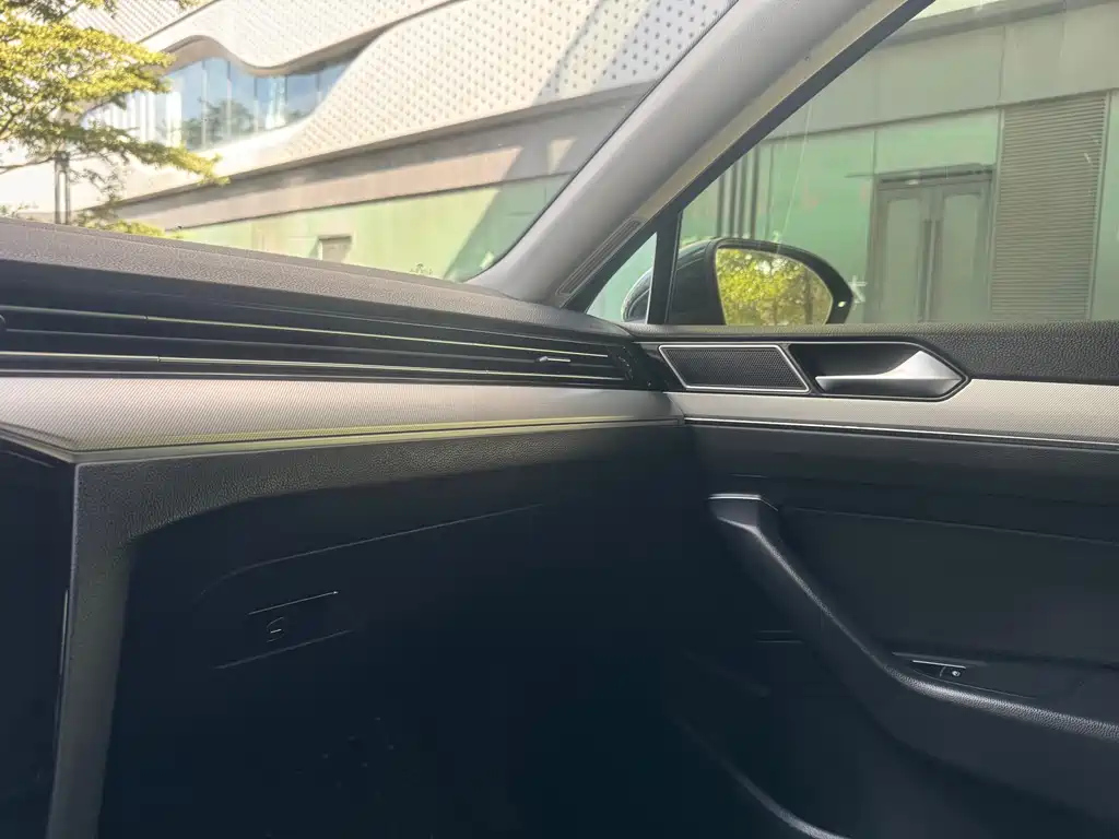 VOLKSWAGEN MAGOTAN 2017