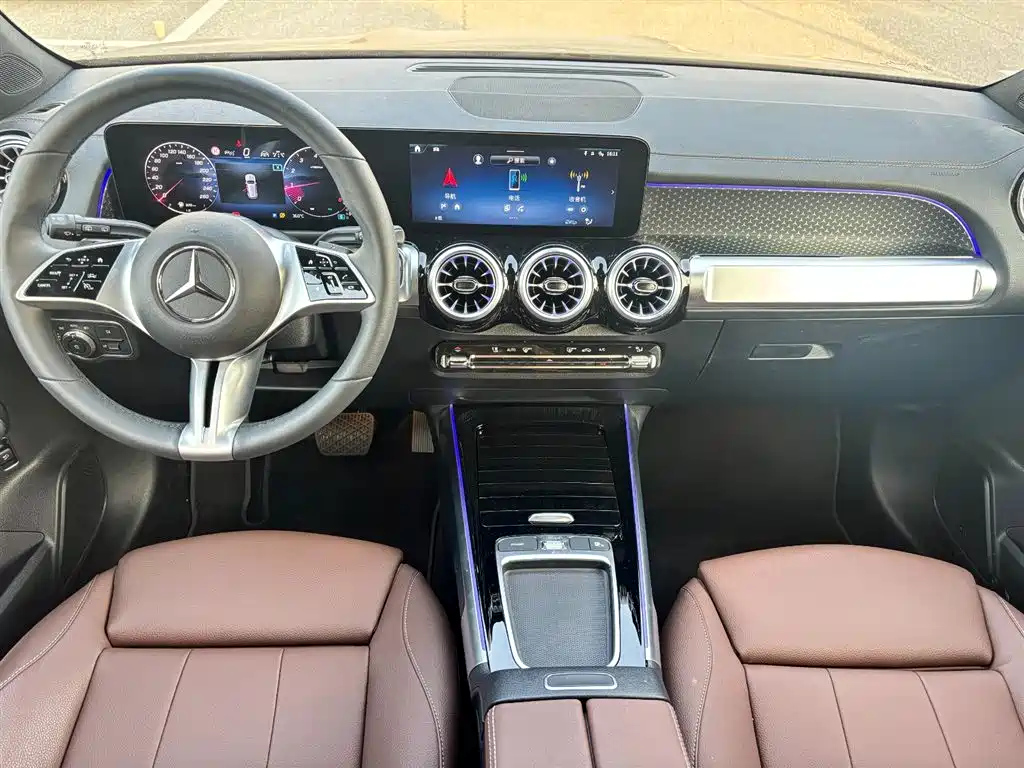 MERCEDES BENZ GLB 2025