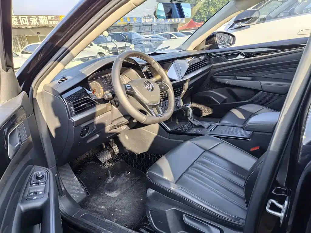 VOLKSWAGEN PASSAT 2020