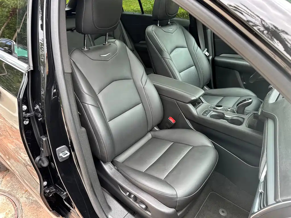 CADILLAC XT4 2021