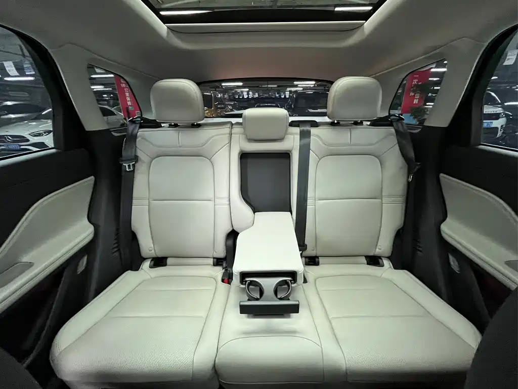 LINCOLN ADVENTURER 2023