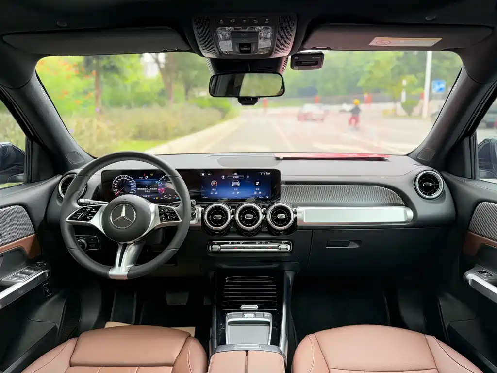 MERCEDES BENZ GLB 2023