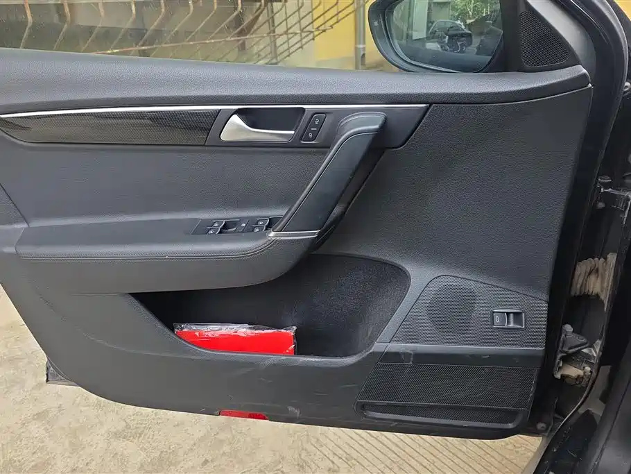 VOLKSWAGEN MAGOTAN 2015