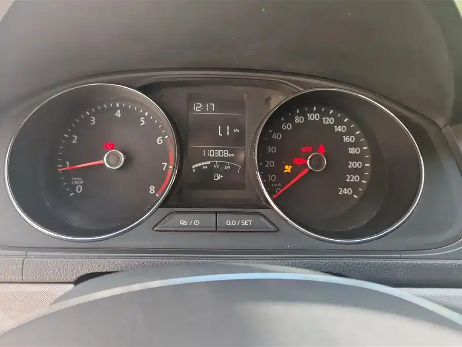 VOLKSWAGEN LAVIDA 2016