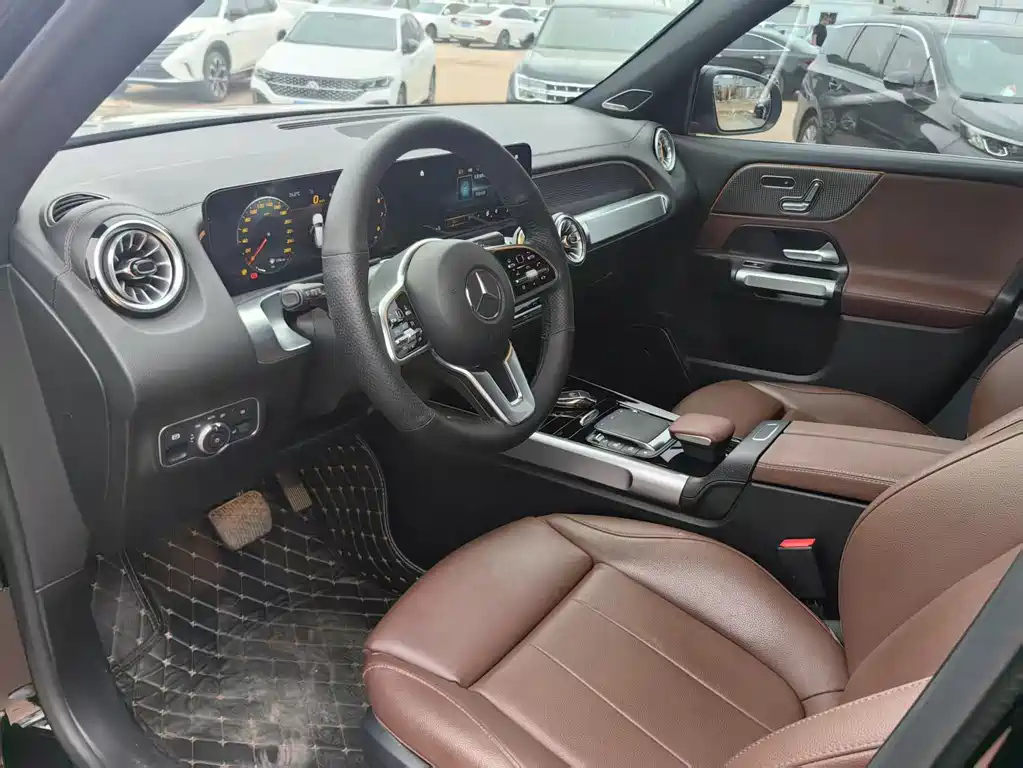 MERCEDES BENZ GLB 2023