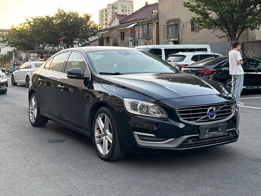 VOLVO S60 2014